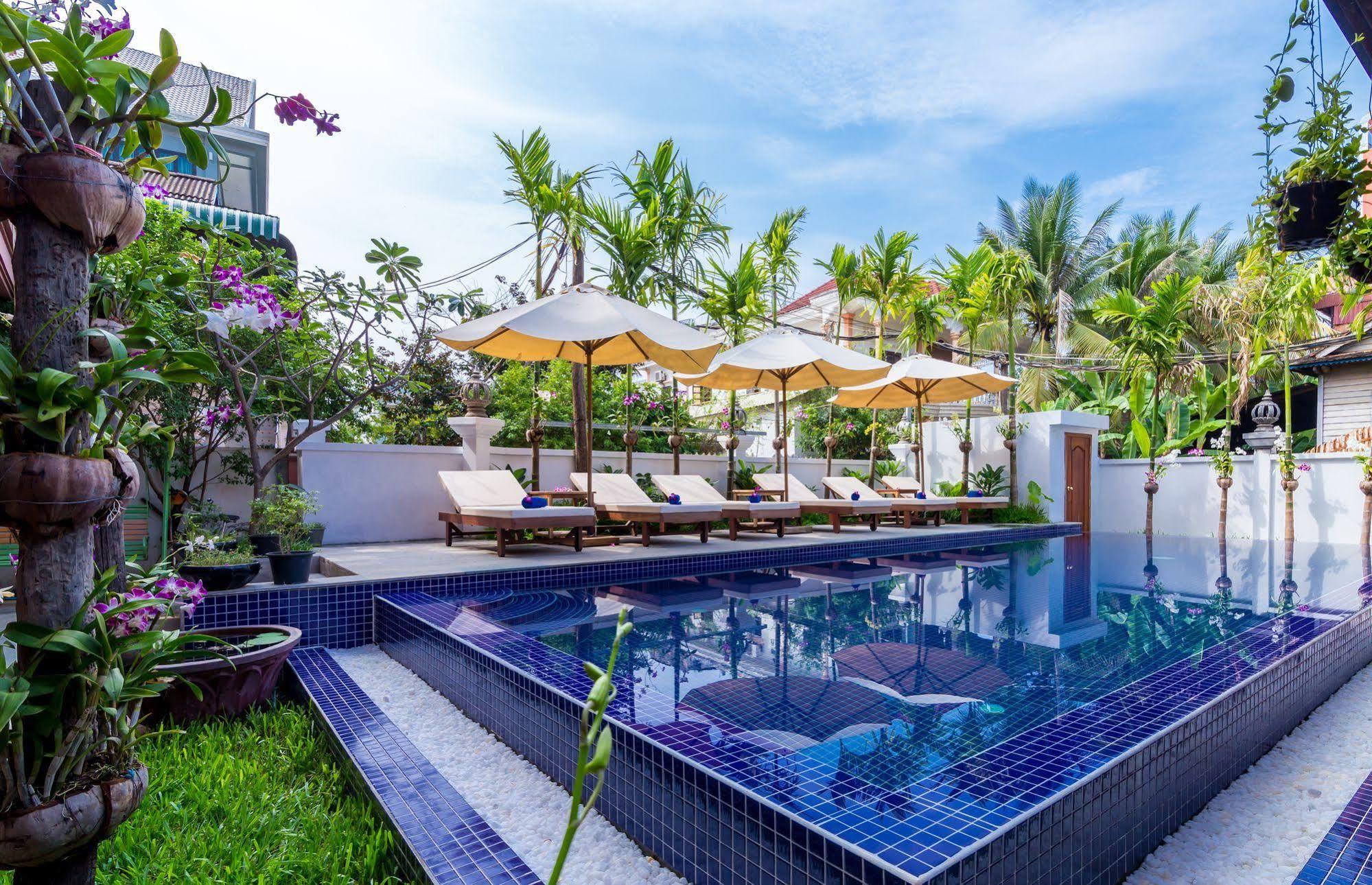 The Unique Angkor Villa Siem Reap Bagian luar foto